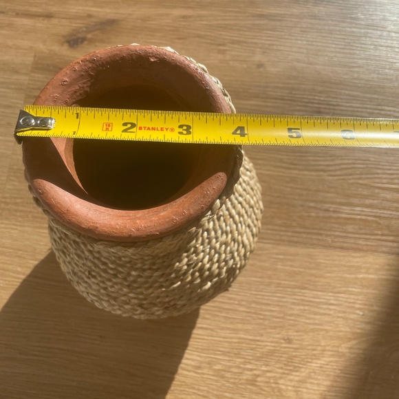 Hand woven Seagrass Clay/Terracota Vase, 9” - Picture 4 of 11